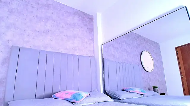 Snapshot of karla-ruiz chatting on 10.13.25 karla-ruiz online show from 10.13.25