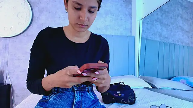 Snapshot of karla-ruiz chatting on 11.06.25 karla-ruiz online show from 11.06.25