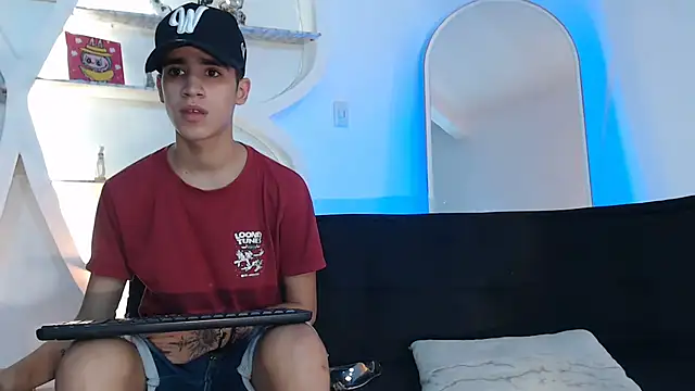 THREE GUYS HOT online show from 09.12.25