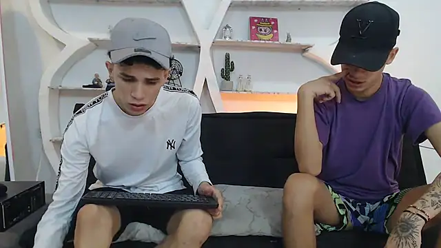 THREE GUYS HOT online show from 11.11.25