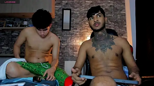 Snapshot of Theimperialboys_ chatting on 07.10.26 Theimperialboys online show from 07.10.26