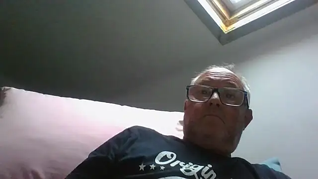 Snapshot of naughtygrandad1 chatting on 07.06.26 naughtygrandad1 online show from 07.06.26