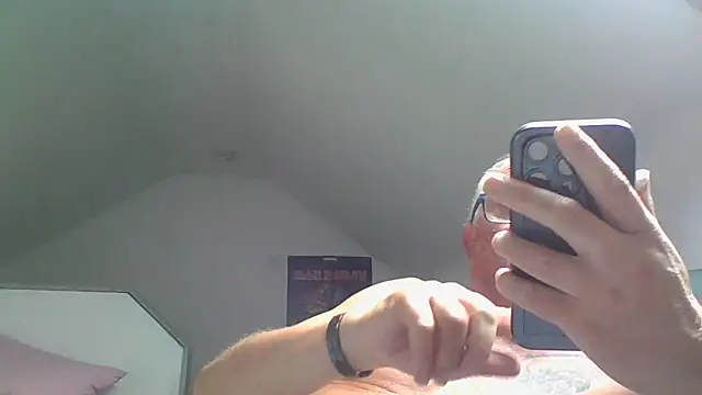 Snapshot of naughtygrandad1 chatting on 07.12.26 naughtygrandad1 online show from 07.12.26