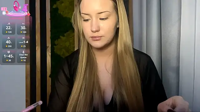 Snapshot of PandaFluff chatting on 11.09.25 PandaFluff online show from 11.09.25