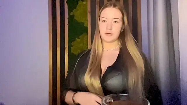 Snapshot of PandaFluff chatting on 11.30.25 PandaFluff online show from 11.30.25