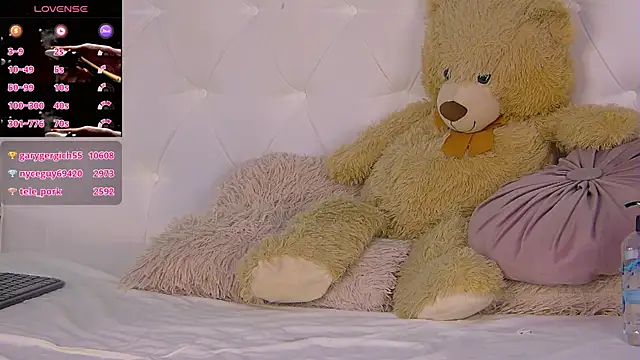 IsisQueen online show from 10.27.25