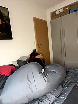 OliviaaFischer online show from 10.17.25