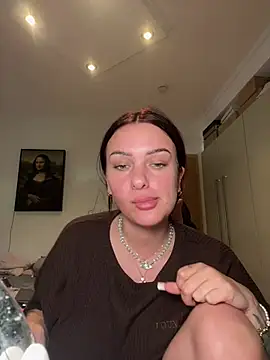 Snapshot of OliviaaFischer chatting on 06.15.26 OliviaaFischer online show from 06.15.26