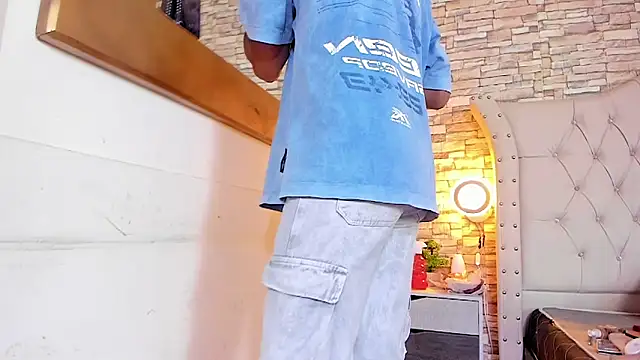 Snapshot of Lucia-Horny24 chatting on 10.18.25 Lucia-Horny24 online show from 10.18.25