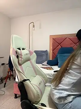 emma hot2006 online show from 10.17.25