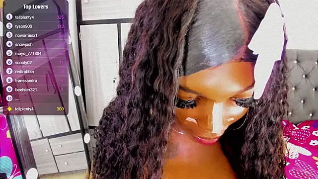 Snapshot of Sara_hot12112 chatting on 10.18.25 Sara hot12112 online show from 10.18.25