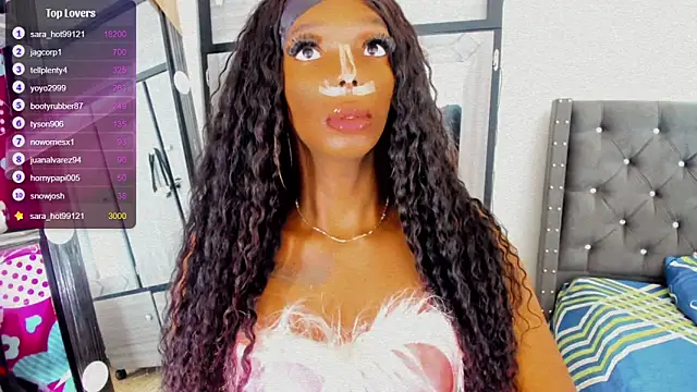 Snapshot of Sara_hot12112 chatting on 10.30.25 Sara hot12112 online show from 10.30.25