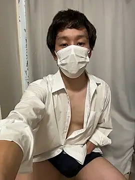 Snapshot of gHayato chatting on 10.28.25 gHayato online show from 10.28.25