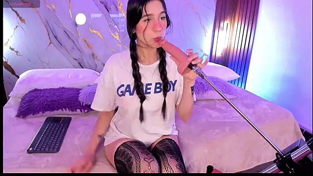 Emmiicute online show from 03.20.26