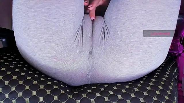 Cameltoe squirt inPants online show from 11.30.25