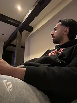 Snapshot of SergioGarcia93 chatting on 10.17.25 SergioGarcia93 online show from 10.17.25