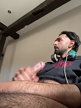 Snapshot of SergioGarcia93 chatting on 10.19.25 SergioGarcia93 online show from 10.19.25