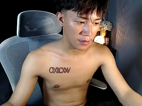 naughtyboyloy 0 online show from 01.18.26