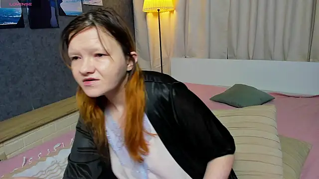 Nora lovvvv online show from 11.29.25