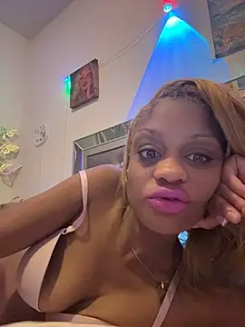 Snapshot of Angelbunnyy chatting on 02.08.26 Angelbunnyy online show from 02.08.26