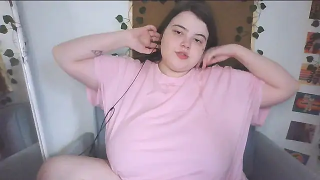 Snapshot of brattyprincessemma chatting on 09.14.25 brattyprincessemma online show from 09.14.25