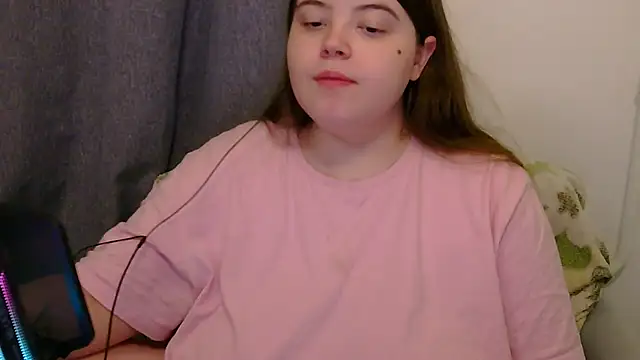 Snapshot of brattyprincessemma chatting on 10.31.25 brattyprincessemma online show from 10.31.25