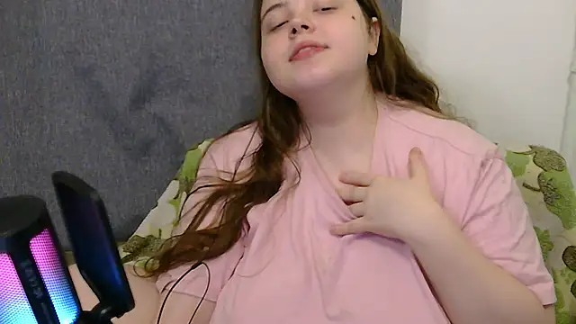 Snapshot of brattyprincessemma chatting on 11.08.25 brattyprincessemma online show from 11.08.25