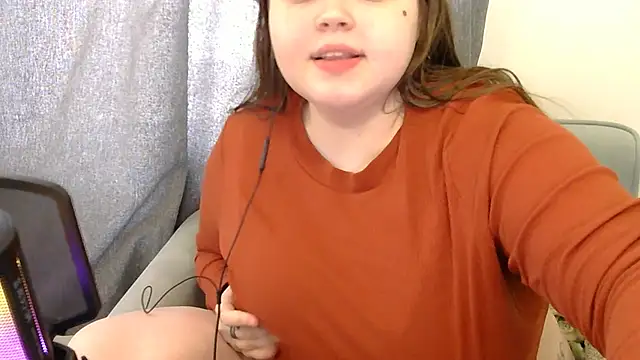 Snapshot of brattyprincessemma chatting on 02.02.26 brattyprincessemma online show from 02.02.26