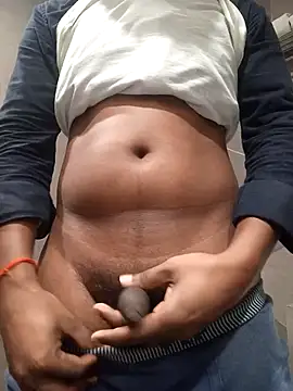 Snapshot of Mahiya0 chatting on 10.26.25 Mahiya0 online show from 10.26.25