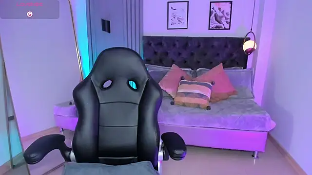 Snapshot of dreamleah_ chatting on 10.18.25 dreamleah online show from 10.18.25