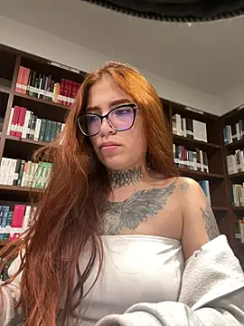 Snapshot of dreamleah_ chatting on 04.29.26 dreamleah online show from 04.29.26