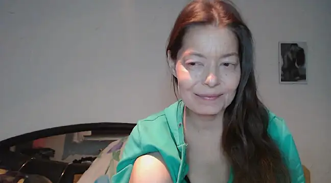 Snapshot of SexySarah177 chatting on 01.08.25 SexySarah177 online show from 01.08.25