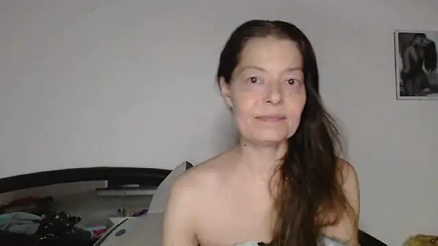 Snapshot of SexySarah177 chatting on 02.24.26 SexySarah177 online show from 02.24.26