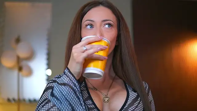 MayaHipnoteyes online show from 10.22.25