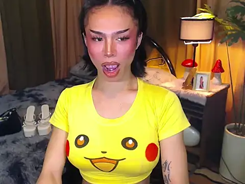 Snapshot of WILDROXIE chatting on 09.21.25 WILDROXIE online show from 09.21.25