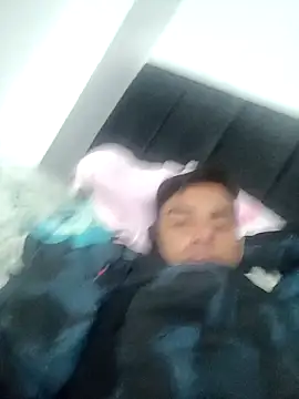 Snapshot of Ffeenniizz chatting on 02.13.26 Ffeenniizz online show from 02.13.26