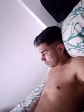 Snapshot of Ffeenniizz chatting on 04.05.26 Ffeenniizz online show from 04.05.26