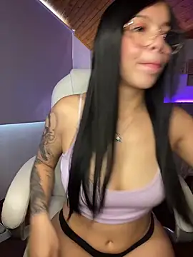 Maddy Piink online show from 10.20.25