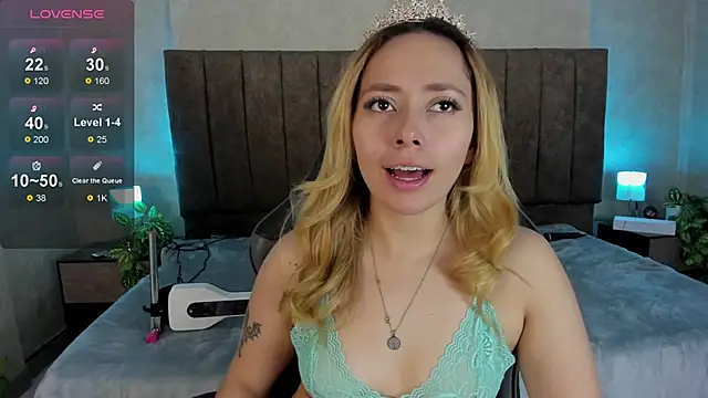 LanaMills  online show from 12.20.25