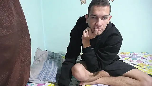 Snapshot of emilyvalencia_1 chatting on 10.07.25 emilyvalencia 1 online show from 10.07.25