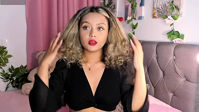 Snapshot of isajonnes18 chatting on 11.27.25 isajonnes18 online show from 11.27.25