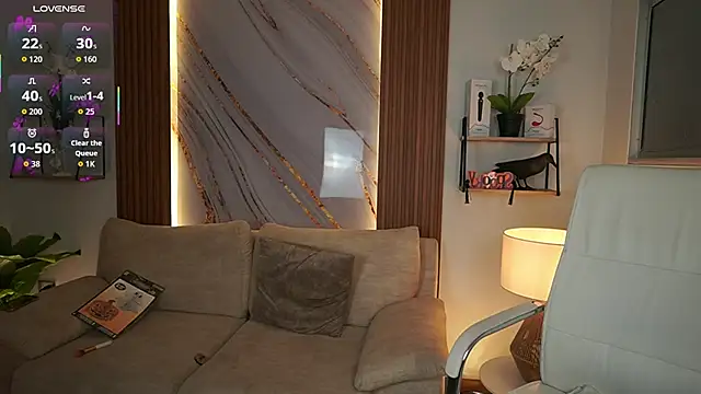 Snapshot of MilaCrave chatting on 10.15.25 MilaCrave online show from 10.15.25