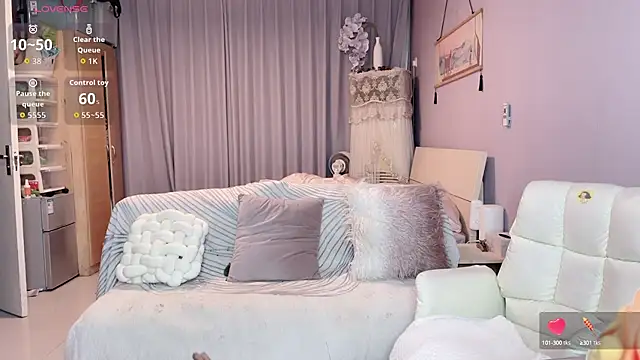 Y2Luvk online show from 10.13.25