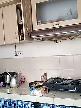 Snapshot of hoteder chatting on 11.04.25 hoteder online show from 11.04.25