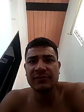 Snapshot of hoteder chatting on 11.13.25 hoteder online show from 11.13.25