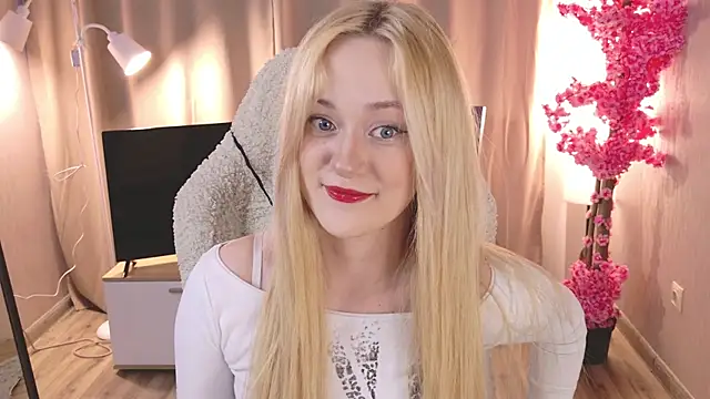 Snapshot of HeyMonkey_ chatting on 12.01.25 HeyMonkey online show from 12.01.25