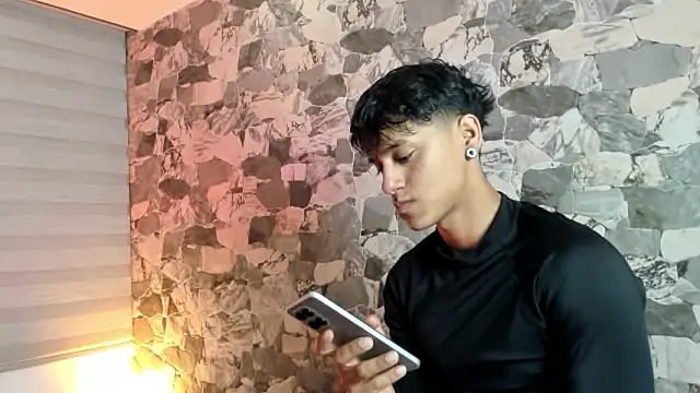 ZYZZ1312 online show from 03.17.26