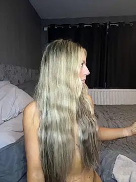 Snapshot of sammie-99 chatting on 09.19.25 sammie-99 online show from 09.19.25