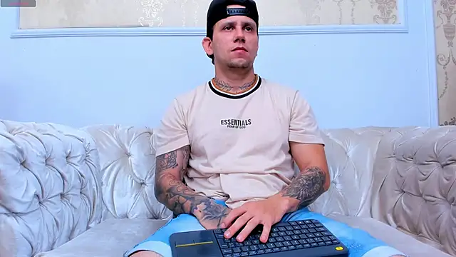 Snapshot of Scott_Clark chatting on 10.19.25 Scott Clark online show from 10.19.25