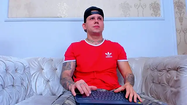 Snapshot of Scott_Clark chatting on 11.12.25 Scott Clark online show from 11.12.25